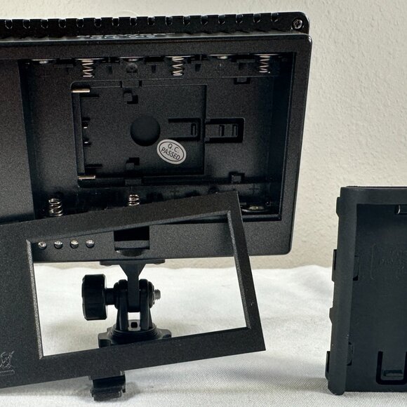 Neewer CN-160 Adjustable & Dimmable 5600K/3200K LED Video Camera Lighting Panel - Picture 11 of 15